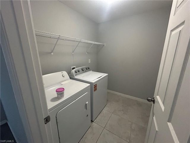 3921 NE 15th PL, Cape Coral, FL 33909