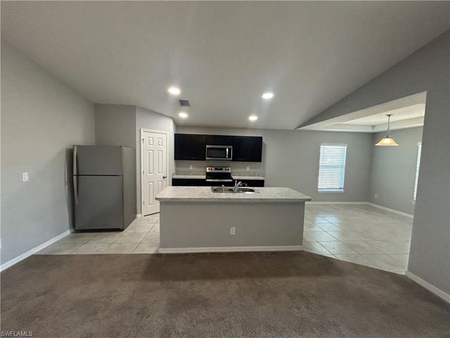 3921 NE 15th PL, Cape Coral, FL 33909