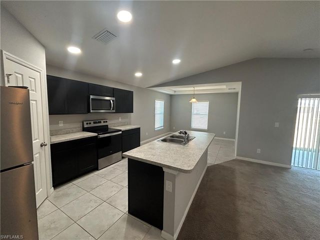 3921 NE 15th PL, Cape Coral, FL 33909