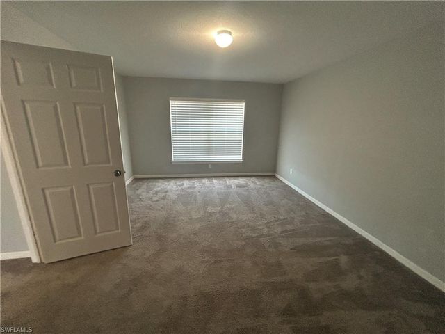 3921 NE 15th PL, Cape Coral, FL 33909