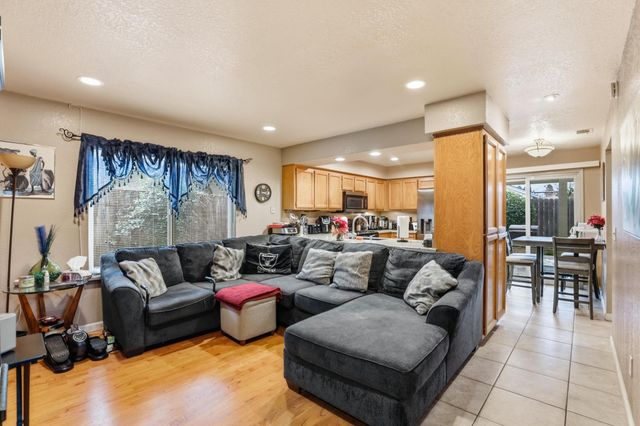 1637 Bridgecreek Dr, Sacramento, CA 95833