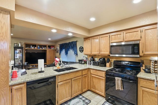 1637 Bridgecreek Dr, Sacramento, CA 95833