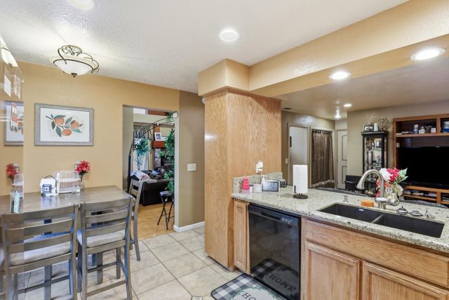 1637 Bridgecreek Dr, Sacramento, CA 95833