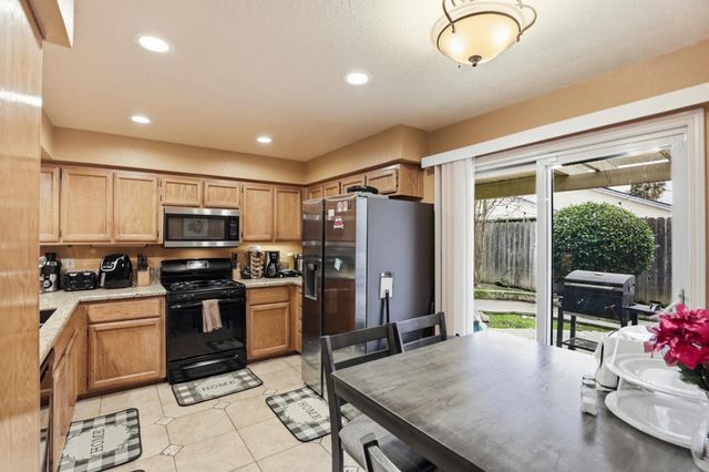 1637 Bridgecreek Dr, Sacramento, CA 95833