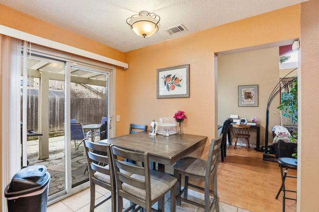 1637 Bridgecreek Dr, Sacramento, CA 95833