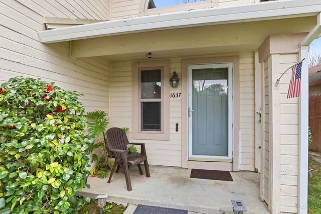 1637 Bridgecreek Dr, Sacramento, CA 95833