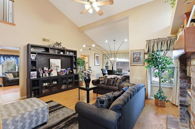 1637 Bridgecreek Dr, Sacramento, CA 95833