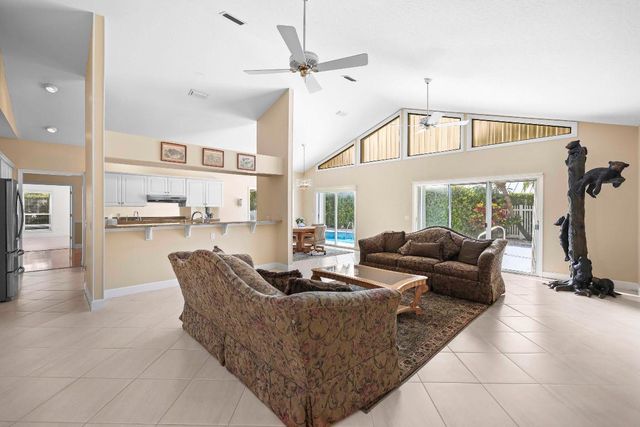 1345 Spanish Lace Lane, Vero Beach, FL 32963