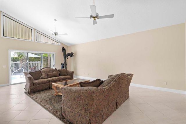 1345 Spanish Lace Lane, Vero Beach, FL 32963