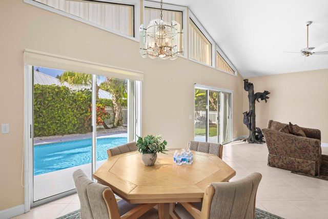 1345 Spanish Lace Lane, Vero Beach, FL 32963