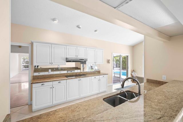 1345 Spanish Lace Lane, Vero Beach, FL 32963