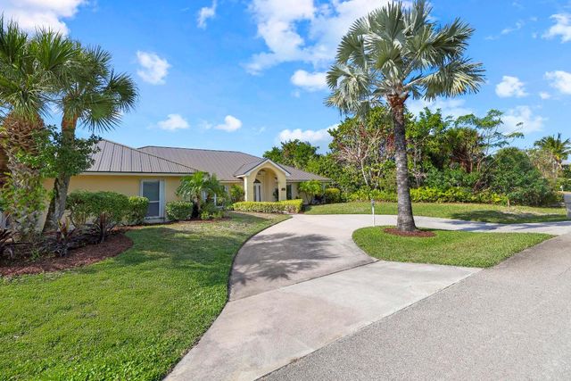 1345 Spanish Lace Lane, Vero Beach, FL 32963