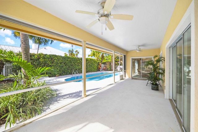 1345 Spanish Lace Lane, Vero Beach, FL 32963