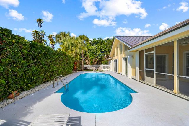 1345 Spanish Lace Lane, Vero Beach, FL 32963