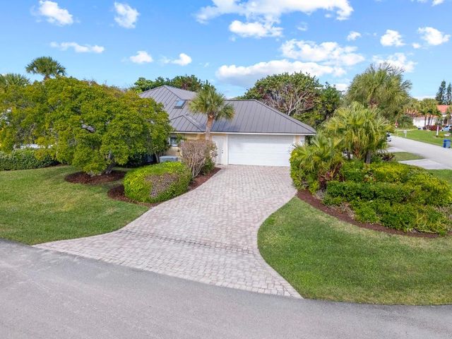 1345 Spanish Lace Lane, Vero Beach, FL 32963