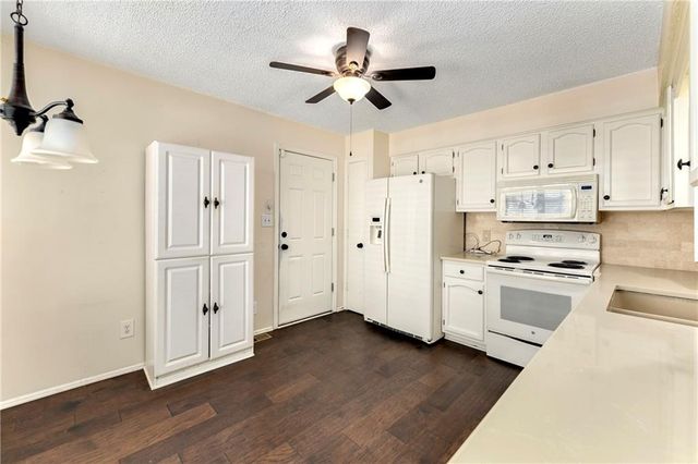 8266 Monrovia Street, Lenexa, KS 66215