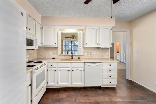 8266 Monrovia Street, Lenexa, KS 66215