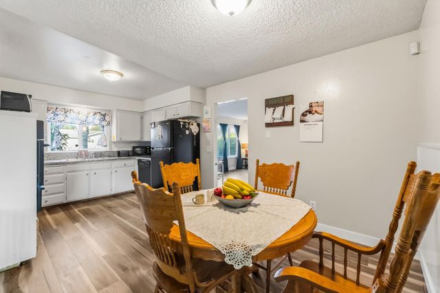 1504 Scott Avenue, Clovis, CA 93611