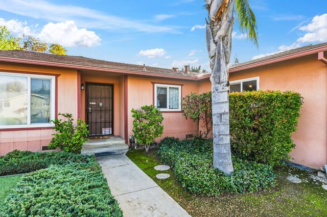 1504 Scott Avenue, Clovis, CA 93611