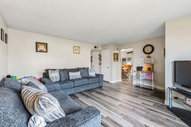 1504 Scott Avenue, Clovis, CA 93611