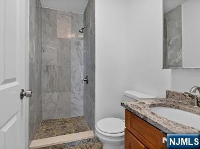 315 7th Street 703, Union City, NJ 07087