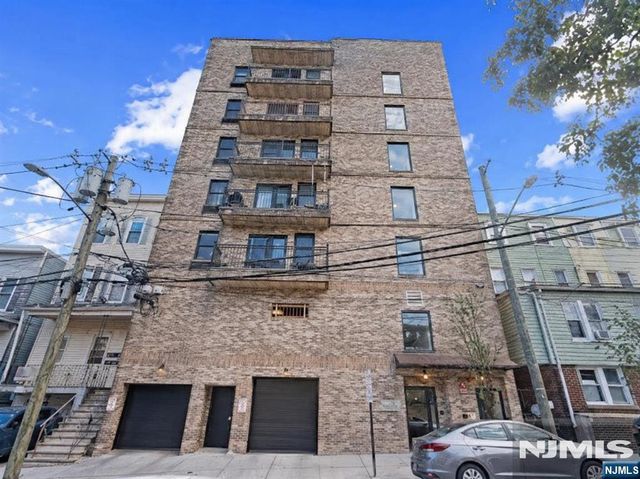 315 7th Street 703, Union City, NJ 07087