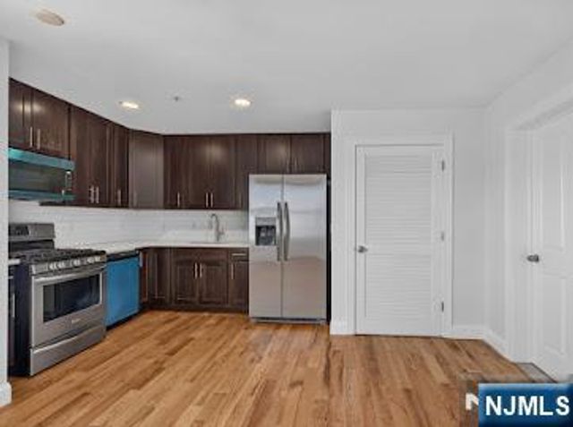 315 7th Street 703, Union City, NJ 07087