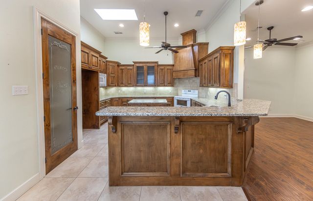 8 Wilshire Boulevard, Lubbock, TX 79416