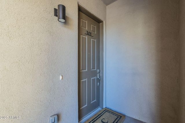 2038 E RIVER Road 101, Tucson, AZ 85718