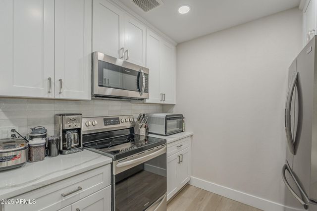 2038 E RIVER Road 101, Tucson, AZ 85718