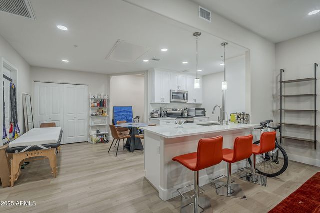 2038 E RIVER Road 101, Tucson, AZ 85718