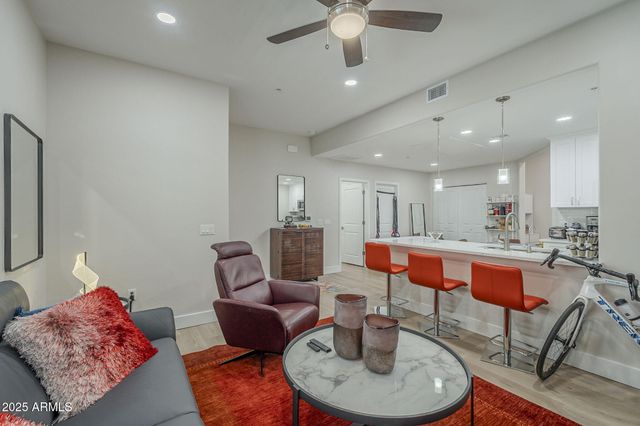 2038 E RIVER Road 101, Tucson, AZ 85718