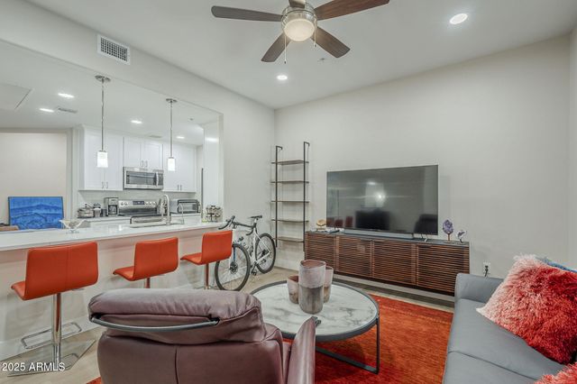 2038 E RIVER Road 101, Tucson, AZ 85718