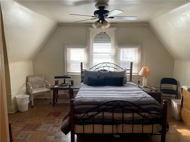 3884 East St, Observatory Hill, PA 15214
