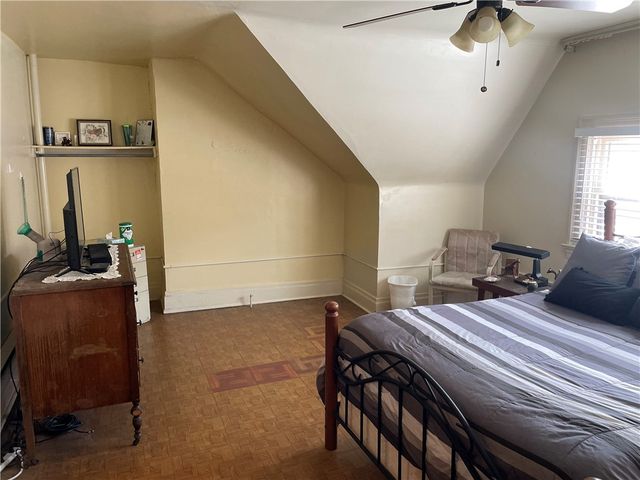 3884 East St, Observatory Hill, PA 15214