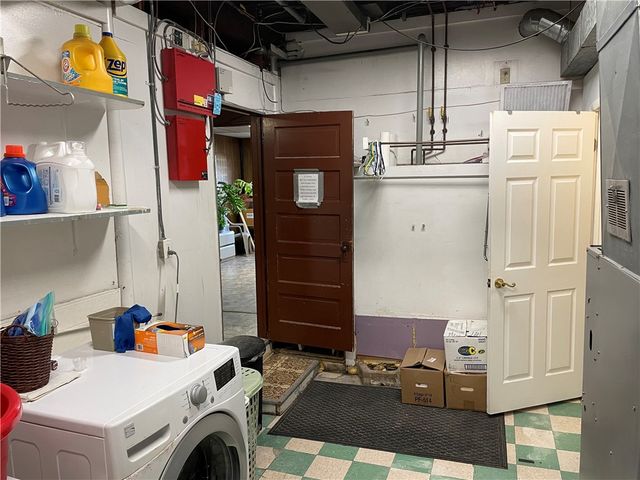 3884 East St, Observatory Hill, PA 15214