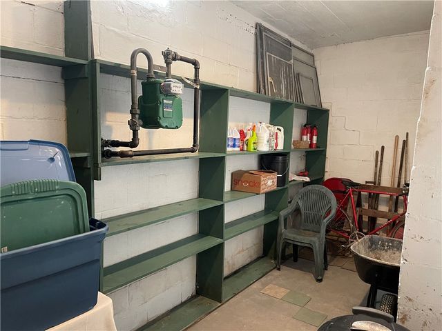 3884 East St, Observatory Hill, PA 15214