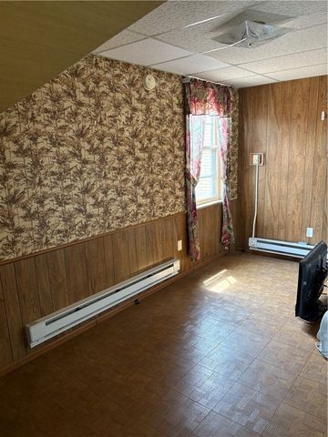 3884 East St, Observatory Hill, PA 15214