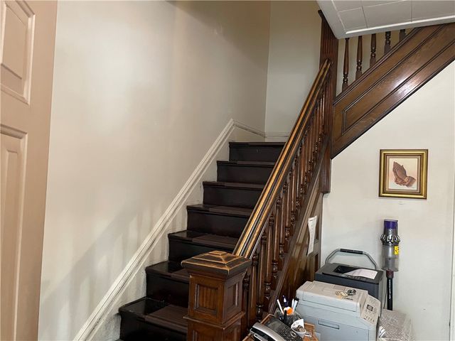 3884 East St, Observatory Hill, PA 15214