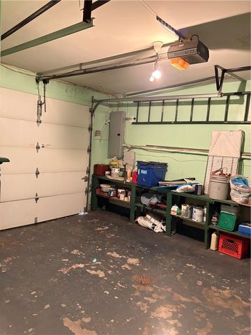 3884 East St, Observatory Hill, PA 15214