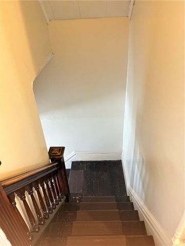 3884 East St, Observatory Hill, PA 15214