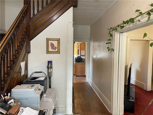 3884 East St, Observatory Hill, PA 15214