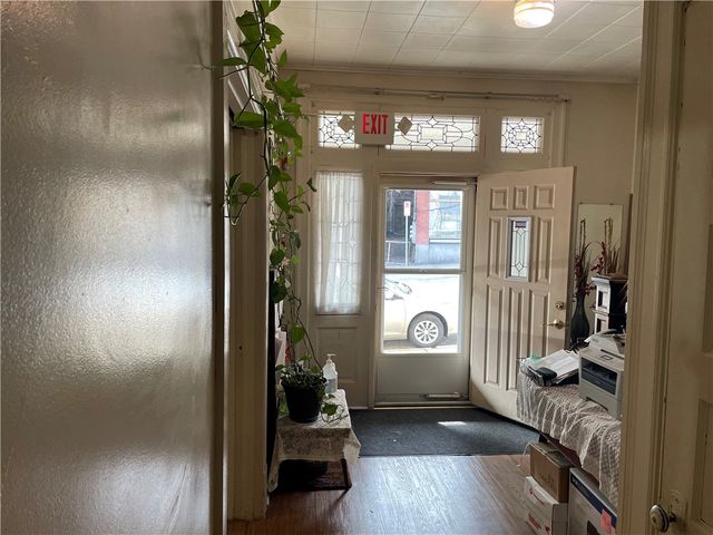 3884 East St, Observatory Hill, PA 15214