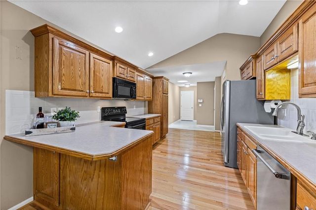 12001 S Tallgrass Drive 201, Olathe, KS 66061