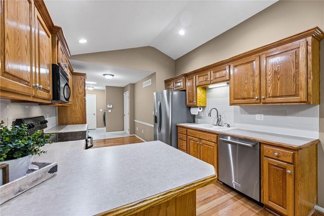 12001 S Tallgrass Drive 201, Olathe, KS 66061