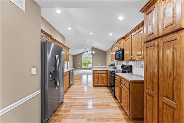 12001 S Tallgrass Drive 201, Olathe, KS 66061