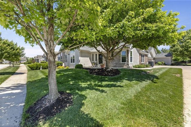12001 S Tallgrass Drive 201, Olathe, KS 66061