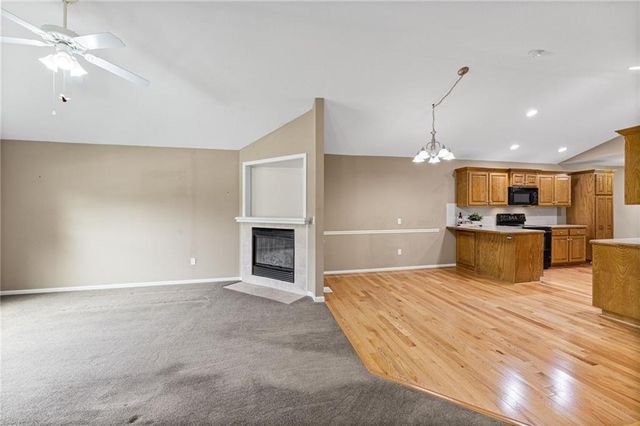 12001 S Tallgrass Drive 201, Olathe, KS 66061