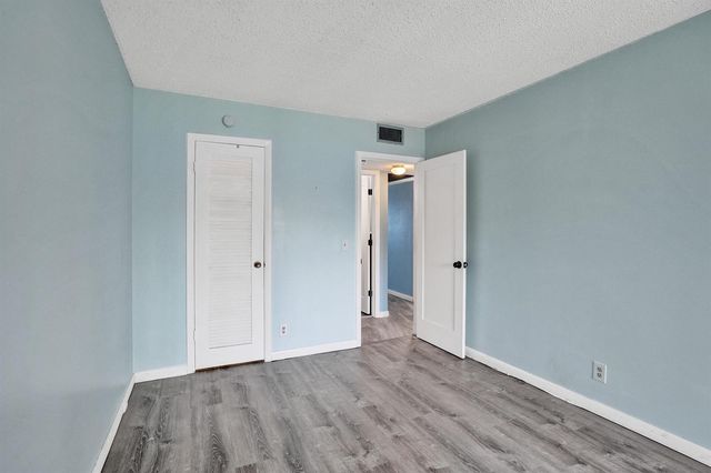 358 Oakridge T 358, Deerfield Beach, FL 33442