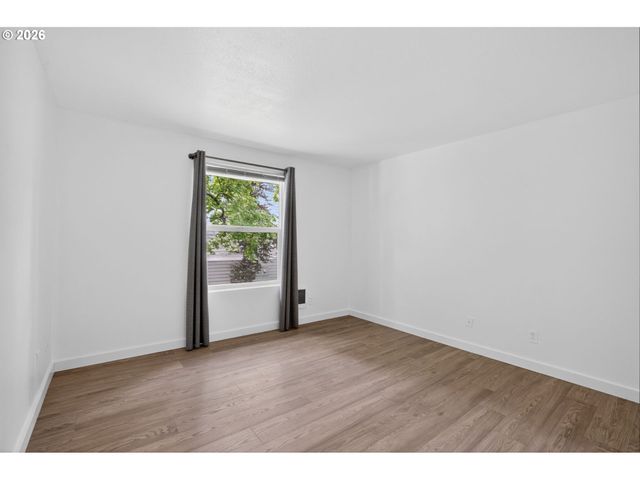 5482 Sw ALGER Ave 12, Beaverton, OR 97005